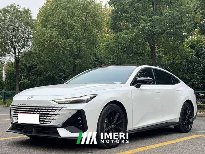 Changan UNI-V 1.5T premium - автомобиль из Китая