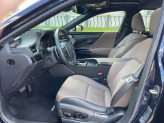 Lexus ES 2022 300h Premium Edition - фото 4