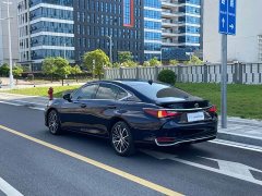 Lexus ES 2022 300h Premium Edition - фото 7