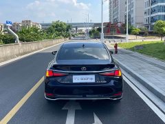 Lexus ES 2022 300h Premium Edition - фото 8