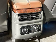 Hongqi Golden Sunflower Guoyao 4.0T Elegant Flagship Edition 6 seats - фото 19