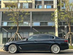 BMW 5 Series 530Li Exclusive Luxury Package - фото 3