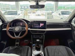 Volkswagen Tiguan L 330TSI automatic two-wheel drive R-Line version - фото 10