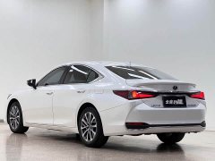 Lexus ES 2022 300h Excellence Edition - фото 5