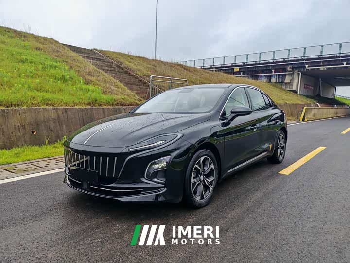 Hongqi E-QM5 431km Charging Enjoyment Edition - автомобиль из Китая