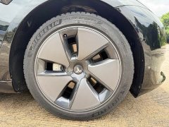 Tesla Model 3 rear-wheel drive version - фото 9