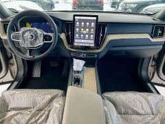 Volvo XC60 B5 four-wheel drive Zhiyuan Deluxe Edition - фото 8