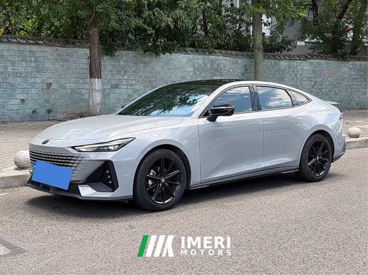 Changan UNI-V 1.5T premium - автомобиль из Китая