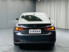 Lexus ES 300h Premium Edition - фото 5