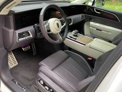 Hongqi E-HS9 690km flagship version six seats - фото 9