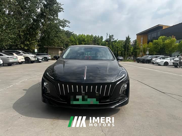 Hongqi E-QM5 620km PLUS - автомобиль из Китая
