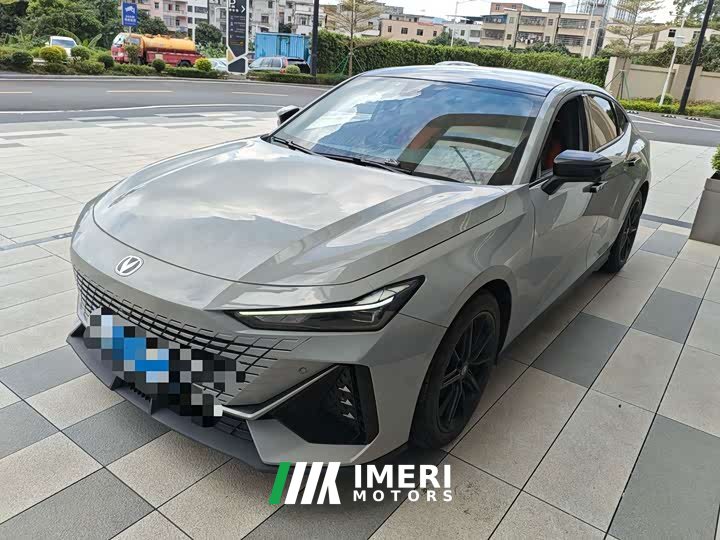 Changan UNI-V 2022 1.5T premium - автомобиль из Китая