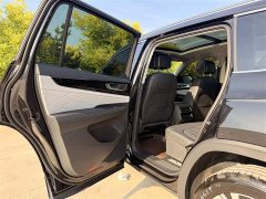 Volkswagen Touron facelift 380TSI four-wheel drive luxury version - фото 10