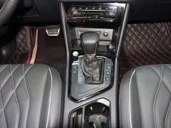 Volkswagen Tiguan L 330TSI automatic two-wheel drive R-Line version - фото 15