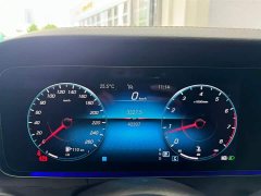 Mercedes-Benz E-Class (imported) 2021 facelift E 300 sports version - фото 17