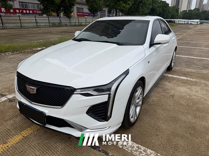 Cadillac CT4 28T Fashion