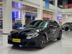 BMW 5 Series facelift 530Li leading M sports package - фото 1