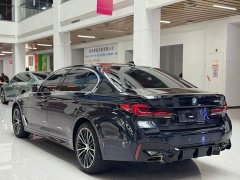 BMW 5 Series facelift 530Li leading M sports package - фото 6