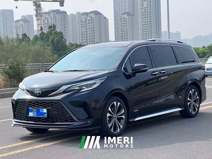 Toyota Grevia 2.5L Hybrid Premium PLUS Edition - автомобиль из Китая