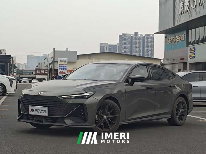 Changan UNI-V 1.5T premium - автомобиль из Китая