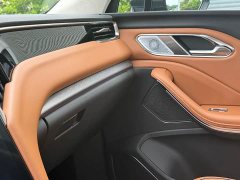 Hongqi HS7 PHEV facelift 2.0T PHEV four-wheel drive 2 million commemorative edition 6 seats - фото 12