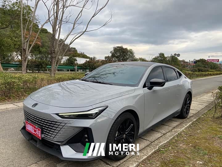 Changan UNI-V 1.5T premium - автомобиль из Китая