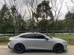 Changan UNI-V 1.5T premium - фото 13