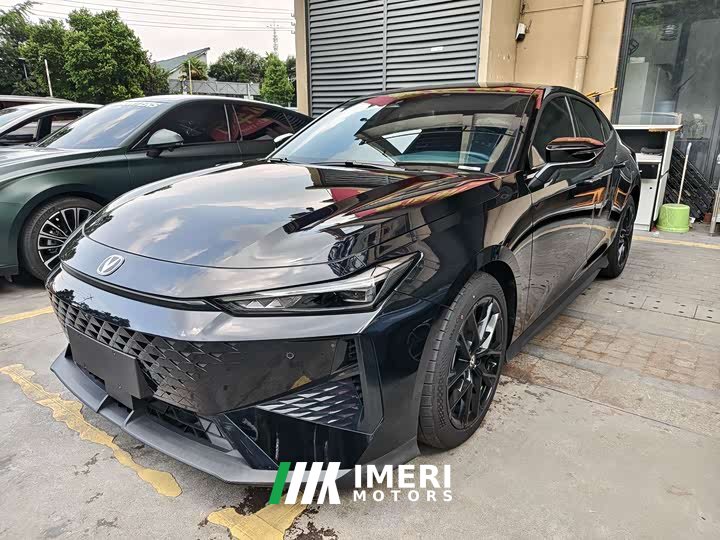 Changan UNI-V 1.5T exclusive - автомобиль из Китая