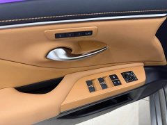Lexus ES 200 Premium Edition - фото 12