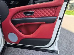 Bentley Bentayga 2022 4.0T V8 - фото 16