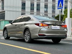 Lexus ES 200 Excellence Edition - фото 8