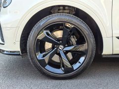 Bentley Bentayga 2022 4.0T V8 - фото 4
