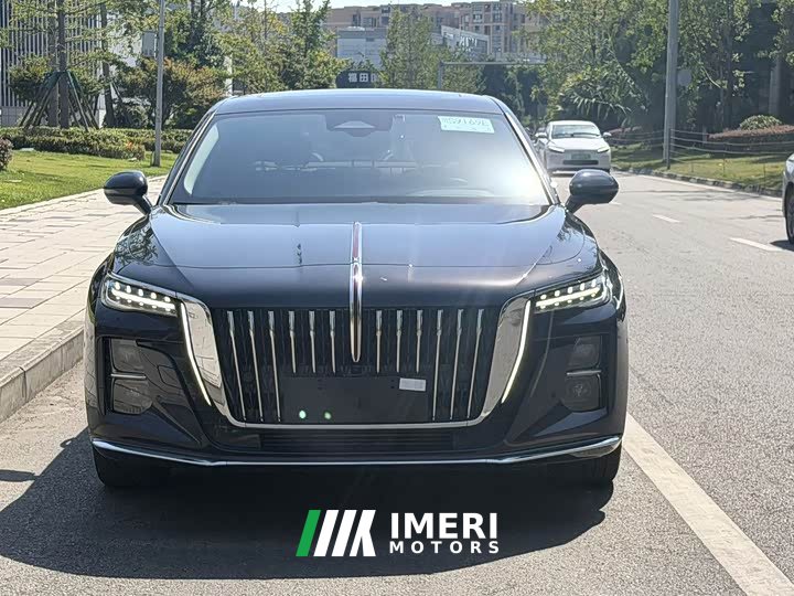 Hongqi H5 2.0T automatic smart connected flag version