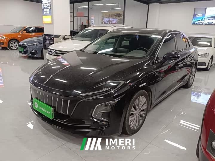 Hongqi E-QM5 560km PLUS - автомобиль из Китая