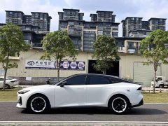 Changan UNI-V 1.5T premium - фото 3