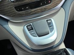 Mercedes-Benz V-Class 2022 V 260 L Long Wheelbase Premium Edition - фото 18