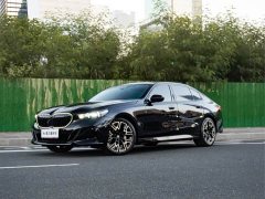 BMW 5 Series 530Li Exclusive M Sports Package - фото 1