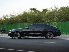 BMW 5 Series 530Li Exclusive M Sports Package - фото 4