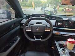 Changan UNI-V 1.5T premium - фото 3