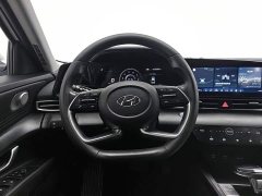 Hyundai Elantra 1.5L CVT LUX Premium Edition - фото 11