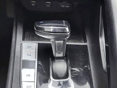 Hyundai Elantra 1.5L CVT LUX Premium Edition - фото 13