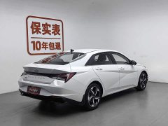 Hyundai Elantra 1.5L CVT LUX Premium Edition - фото 2