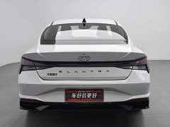 Hyundai Elantra 1.5L CVT LUX Premium Edition - фото 4
