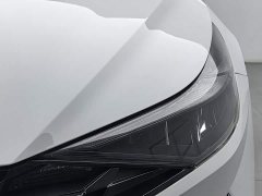 Hyundai Elantra 1.5L CVT LUX Premium Edition - фото 7