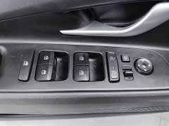 Hyundai Elantra 1.5L CVT LUX Premium Edition - фото 9