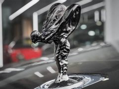 Phantom 2018 6.6T Black Badge - фото 4