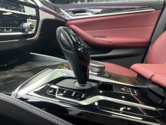 BMW 5 Series facelift 525Li M Sports Package - фото 8