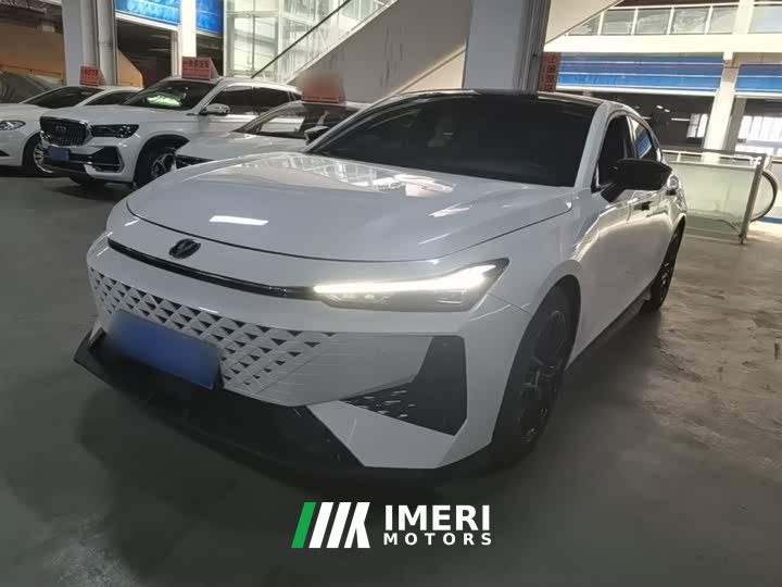Changan UNI-V 1.5T premium - автомобиль из Китая