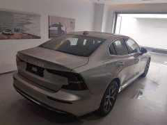 Volvo S60 B4 Zhiyuan Luxury Edition - фото 15