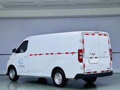 Wuling Yangguang 300km practical window-sealed version 60kW - фото 4